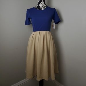 Lularoe Amelia short sleeve dress small